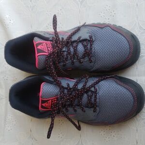 Women's 6.5 NewBalance Industrial 589 V1 composite toe work shoes sneakers